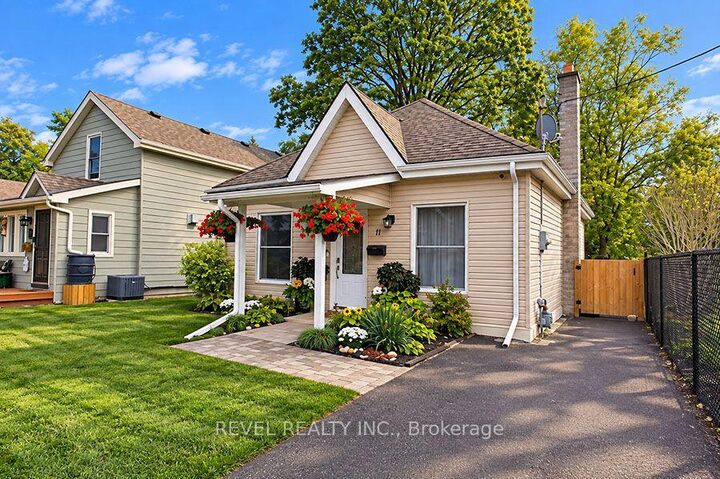 Property Photo:  11 Stirton Avenue  ON N3T 1E2 