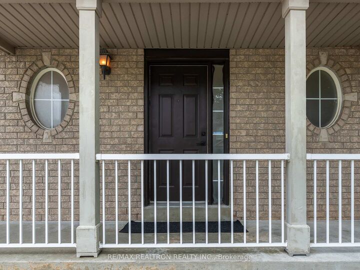 Property Photo:  55 Grassland Avenue  ON L4B 4K9 