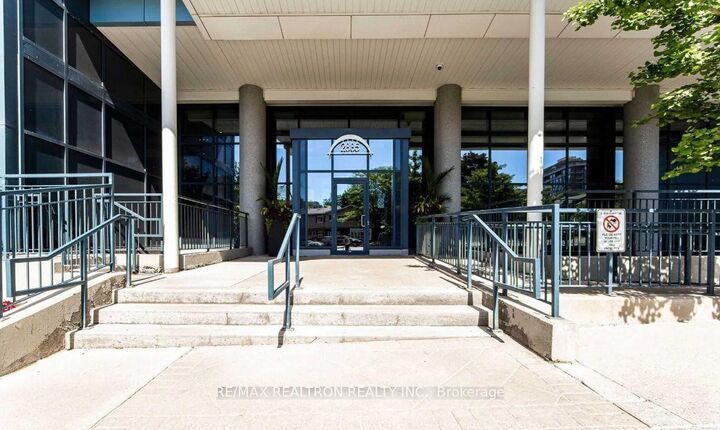 Property Photo:  2885 Bayview Avenue 1004  ON M2K 0A3 