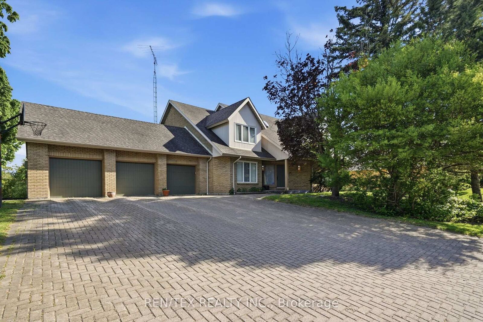 Property Photo:  18 Curtis Crescent  ON L7B 1C3 