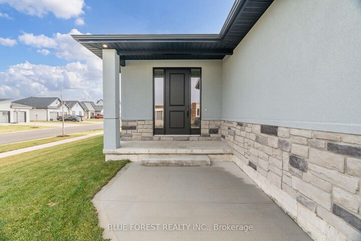 Property Photo:  303 Nancy Street  ON N0L 1J0 