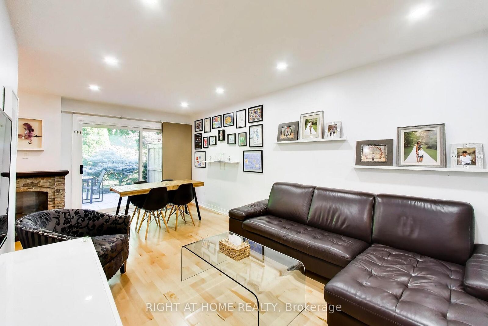 Property Photo:  46 Three Valleys Drive 3  ON M3A 3B5 