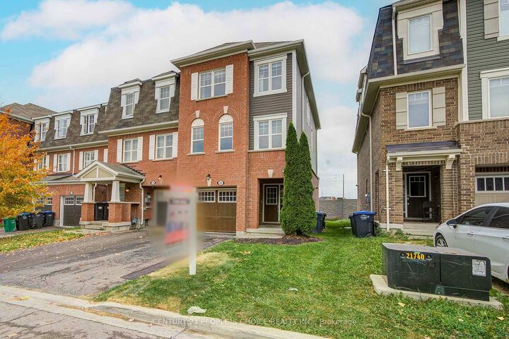 Property Photo: 22 Quillberry Close ON L7A 4N8