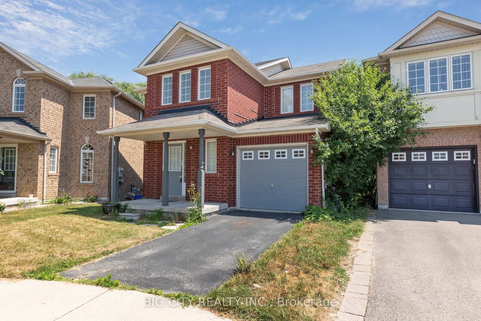 Property Photo:  23 Angier Crescent Upper  ON L1S 7R7 