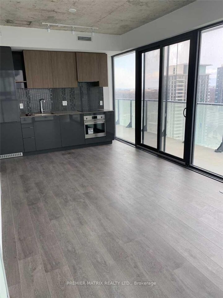 Property Photo: 161 Roehampton Avenue 2604 ON M4P 1P9