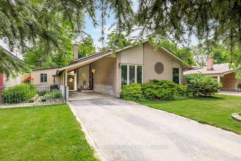 Property Photo:  865 Krosno Boulevard  ON L1W 1H2 
