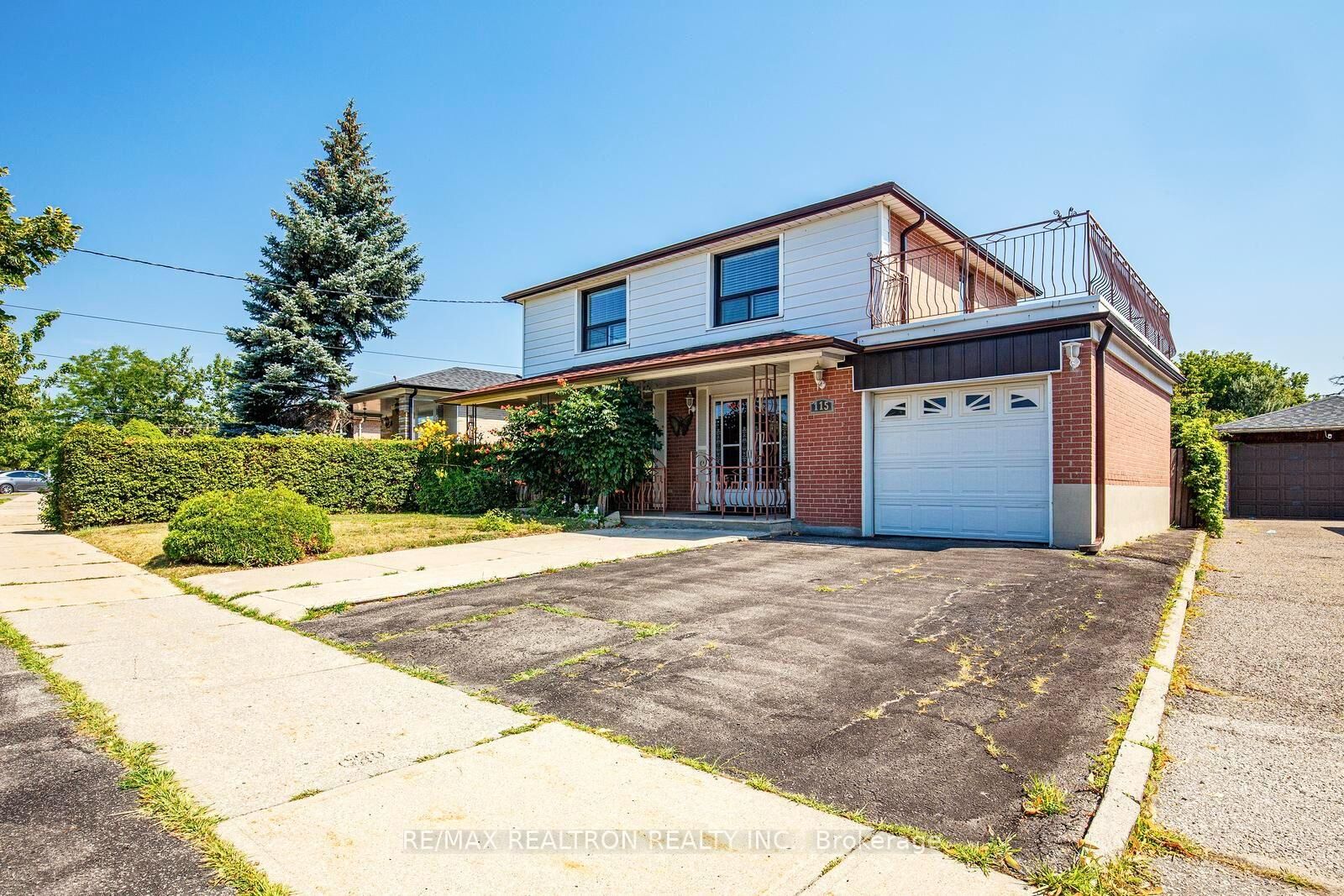 Property Photo:  115 Hullmar Drive  ON M3N 2E5 