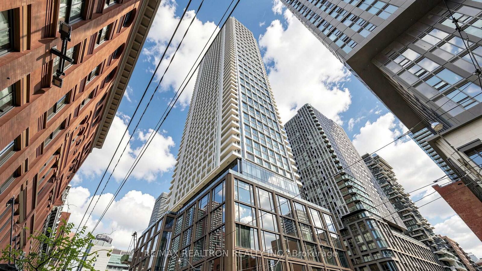 Property Photo:  88 Queen Street 5807  ON M5C 0B6 