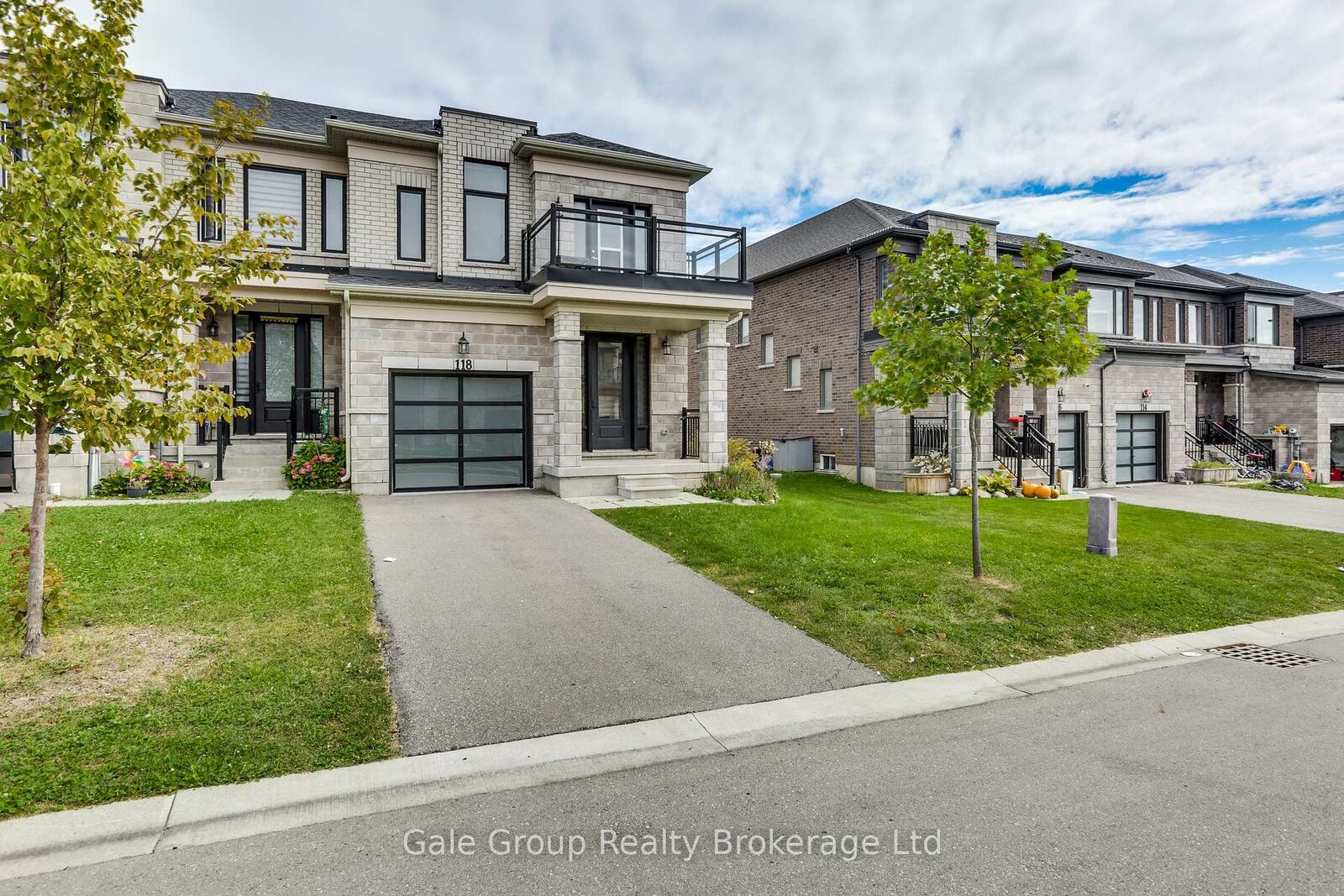 Property Photo:  118 Huntingford Trail W  ON N4T 0M3 