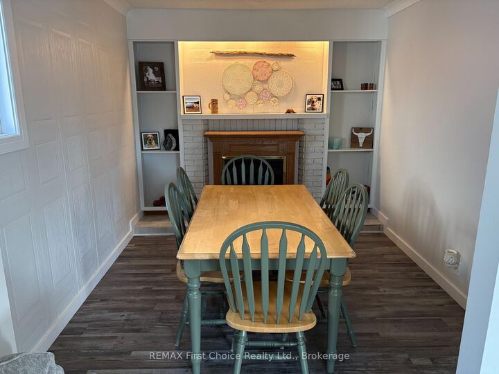 Property Photo:  275 Christina Street W  ON P7E 4P5 