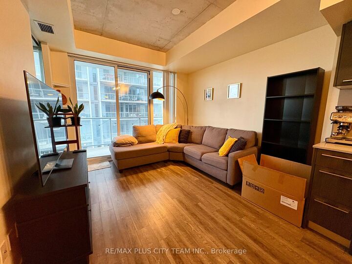 Property Photo:  25 Baseball Place 608  ON M4M 0E7 