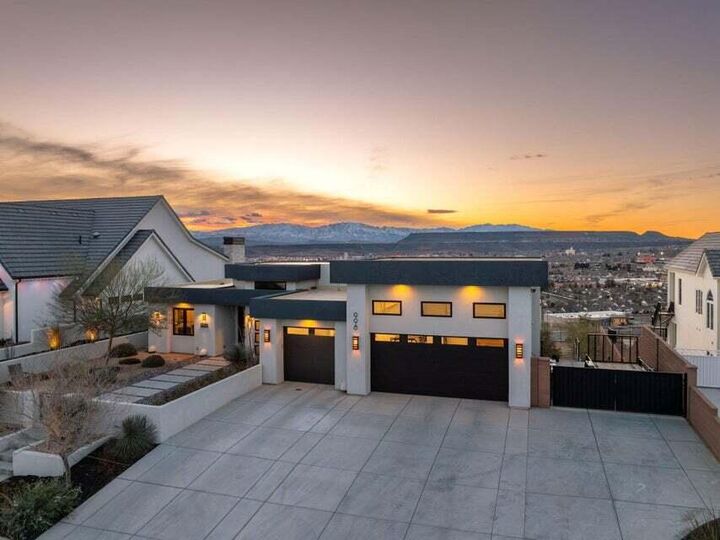Property Photo: 998 S Willow Breeze Ln UT 84790