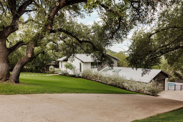 Property Photo: 2305 Trail Of Madrones TX 78746
