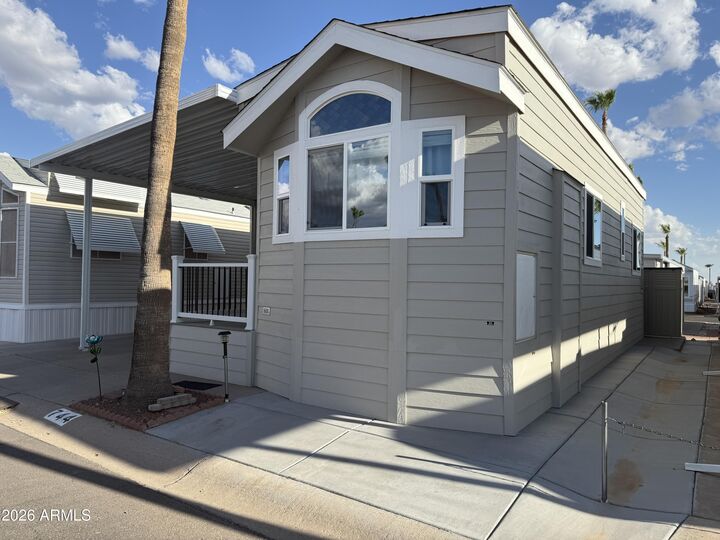 Property Photo:  744 Emerald Drive  AZ 85119 