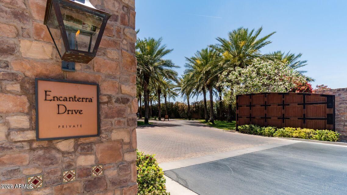 Property Photo:  253 E Alcatara Avenue  AZ 85140 