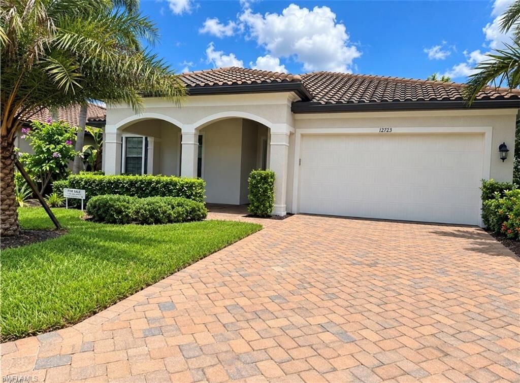 Property Photo:  12725 Astor Pl  FL 33913 