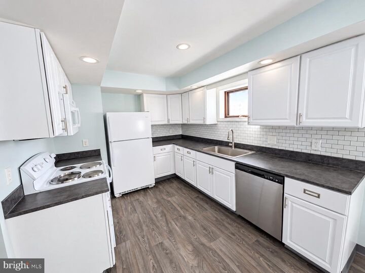 Property Photo:  1035-1039 Walnut Street  PA 17921 