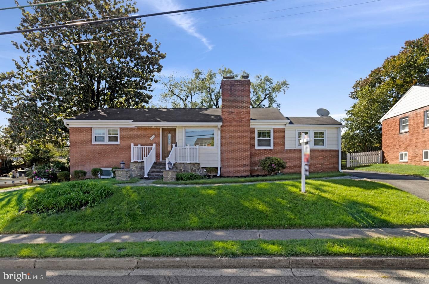 Property Photo: 5906 1st Street N VA 22203