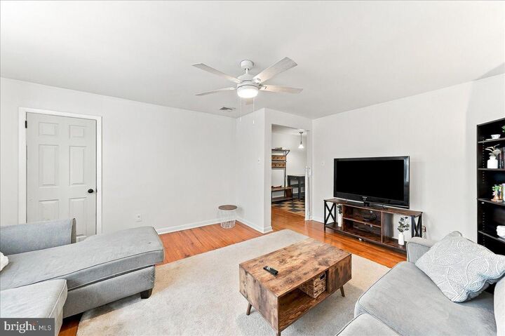 Property Photo: 38 E Stratford Avenue PA 19050