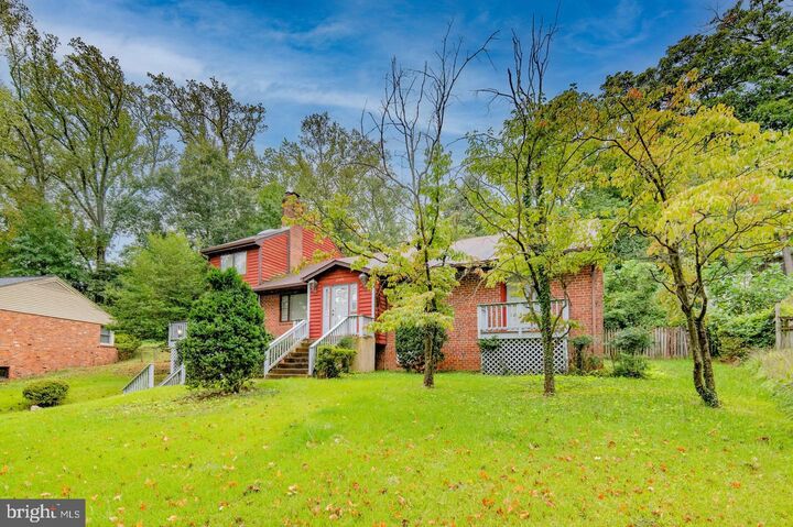 Property Photo: 2400 N Vermont Street VA 22207