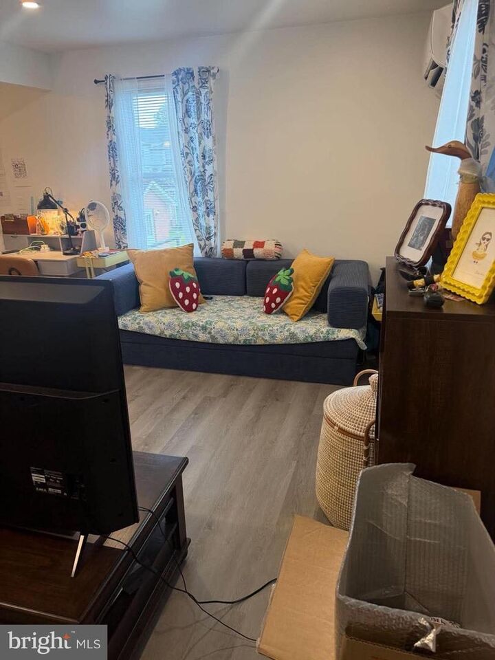 Property Photo:  120 W 4th Avenue 5  WV 25438 
