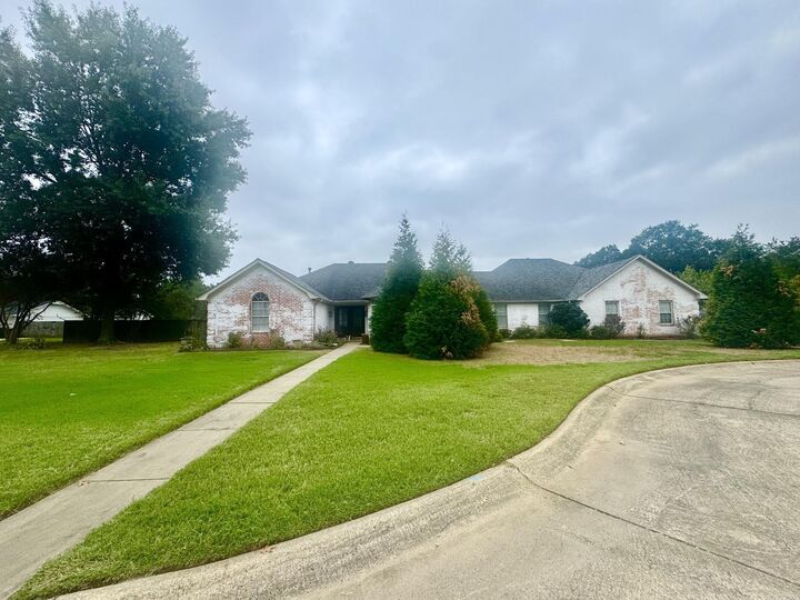 Property Photo:  3 Hyde Park Circle  AR 72034 
