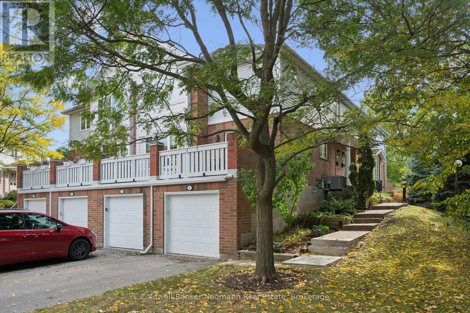 Property Photo: 941 Gordon Street 20 ON N1G 4R9