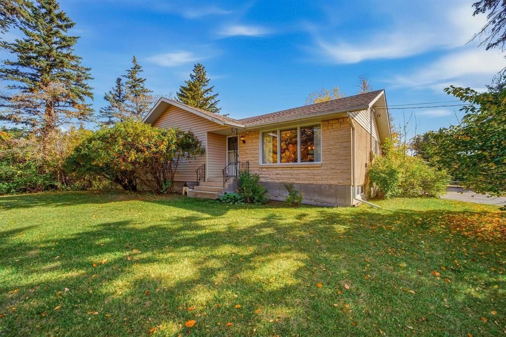 Property Photo:  5181 Henderson Highway  MB R1C 0B7 