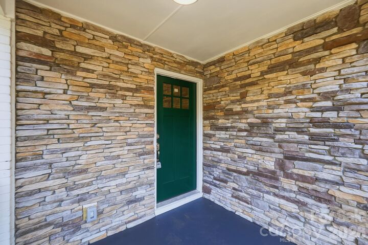 Property Photo: 3228 Barfield Drive NC 28217