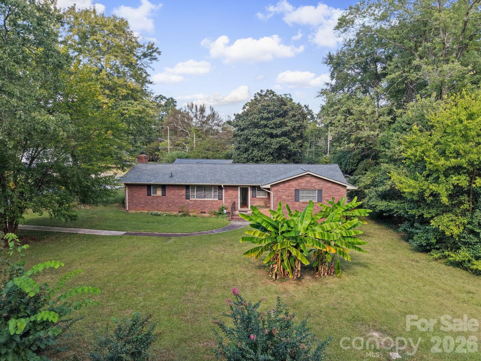 Property Photo: 701 Denning Place NC 28227