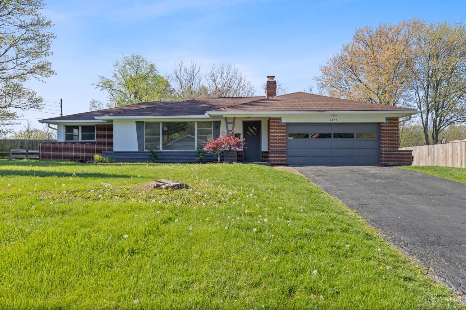 Property Photo: 6001 Belleview Avenue OH 45242