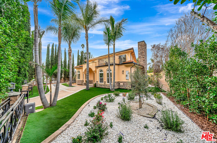 Property Photo:  661 W Lemon Ave  CA 91007 
