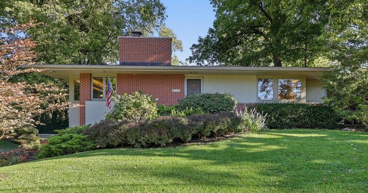 Property Photo:  1860 Bluff Avenue  OH 43212 