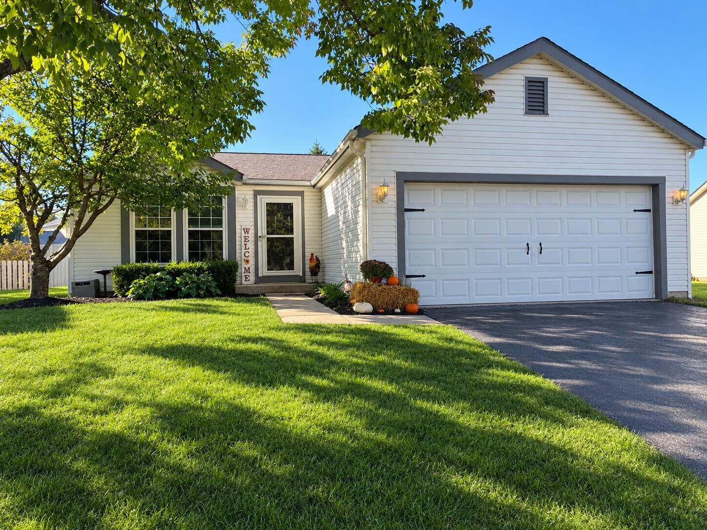 Property Photo:  2243 Deveron Lane  OH 43123 