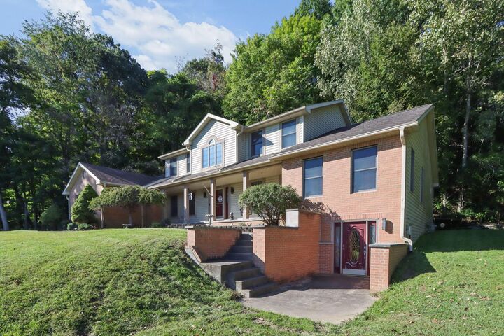 Property Photo:  800 Briarhill Drive  OH 43055 