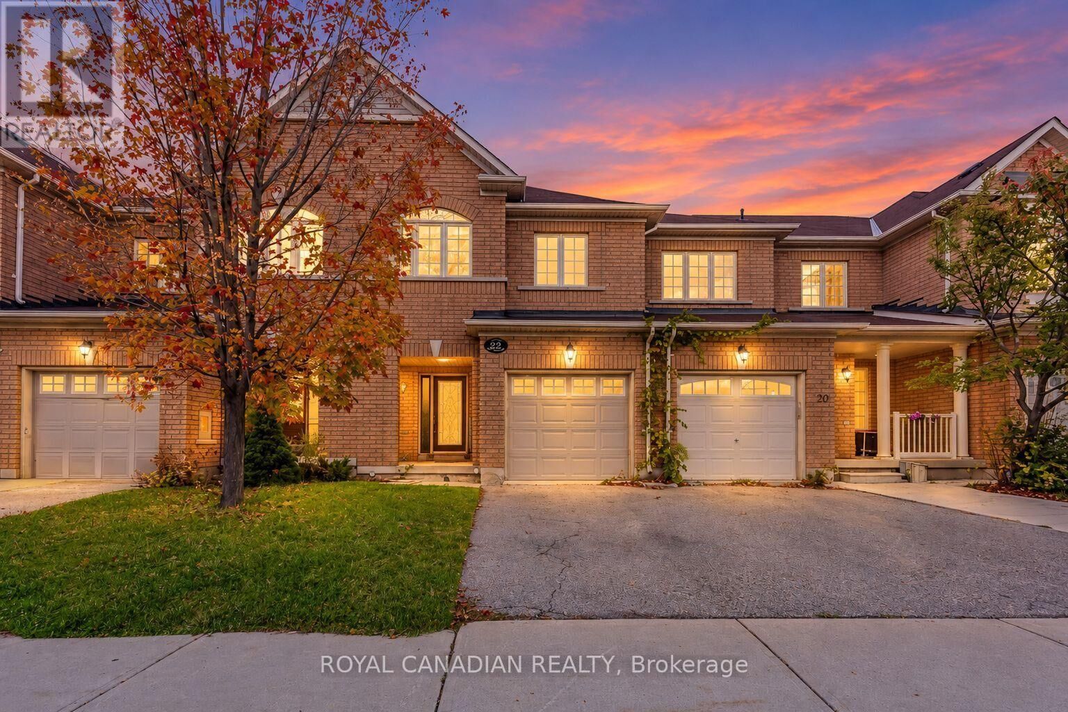 Property Photo: 22 Bay Breeze Drive ON L6R 0M1