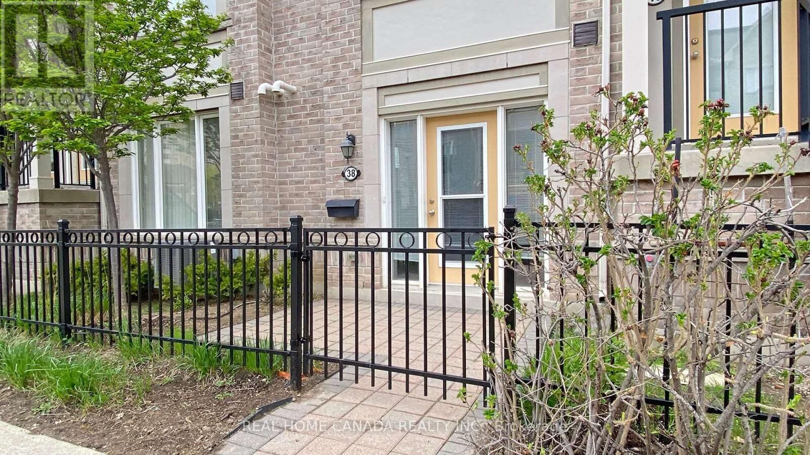 Property Photo:  2891 Rio Crt 38  ON L5M 0S4 