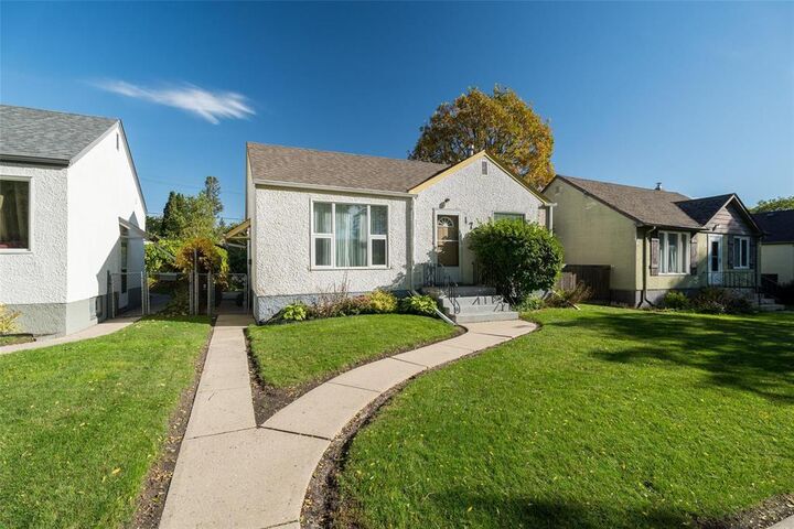 Property Photo:  173 Belmont Avenue  MB R2V 0X9 