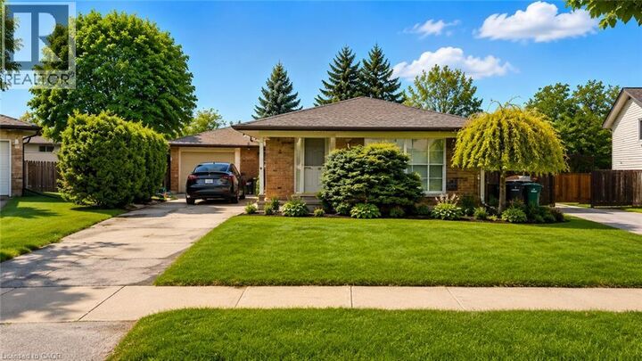 Property Photo:  76 Appalachian Crescent Upper  ON N2E 1A4 