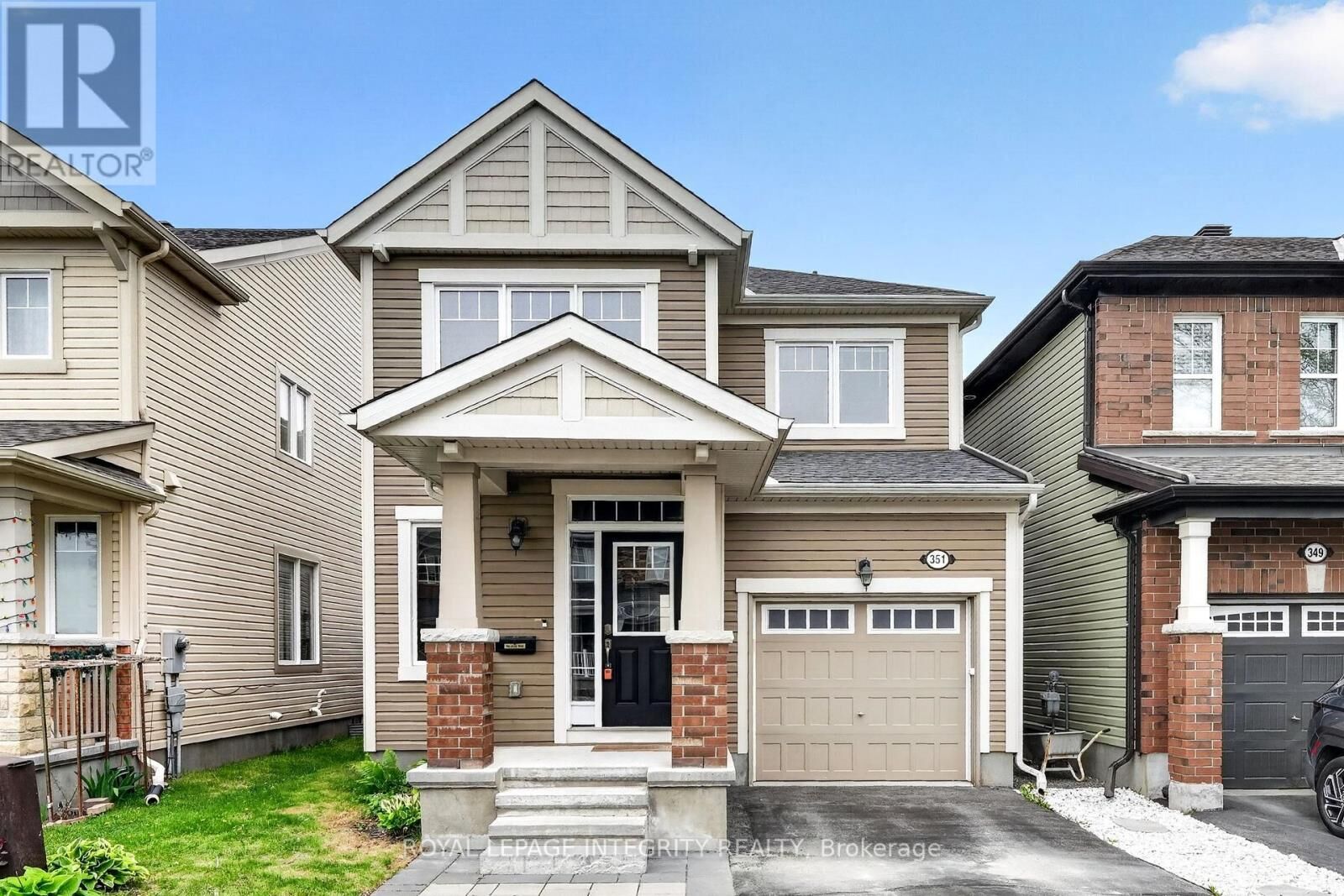 Property Photo:  351 Gallantry Way  ON K2S 0R1 