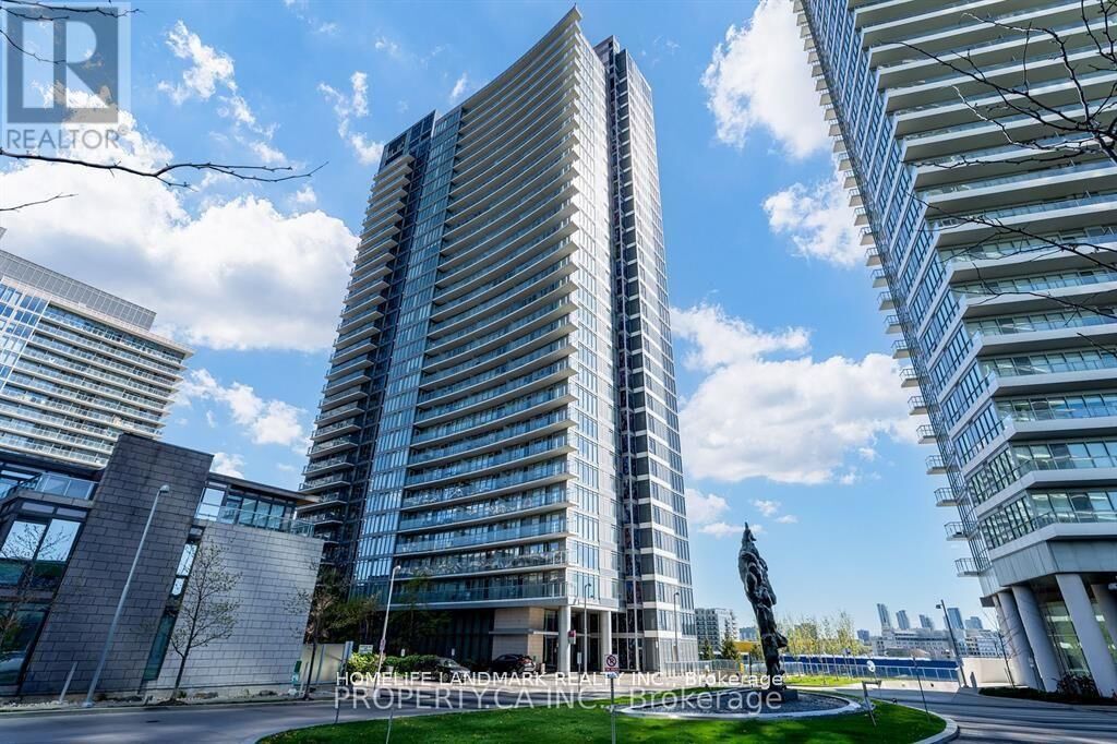 Property Photo: 121 McMahon Drive 2517 ON M2K 0C1