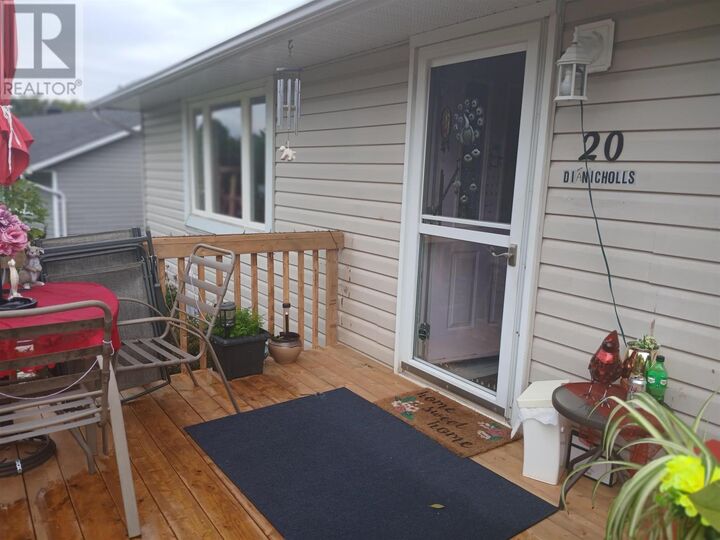 Property Photo:  20 Gillanders Rd  ON P5A 1W3 