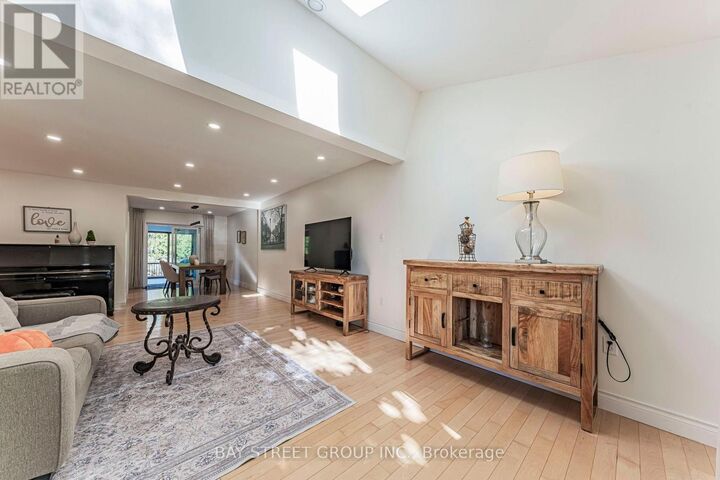 Property Photo:  1111 Kent Avenue  ON L6H 1Z9 