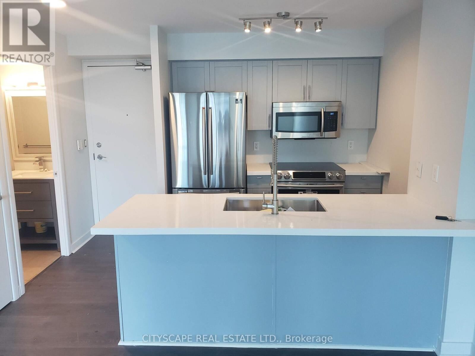 Property Photo: 81 Navy Wharf Court 2911 ON M5V 3S2