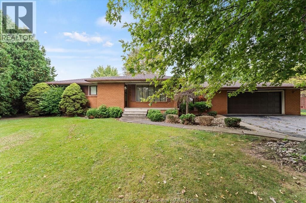 Property Photo:  8605 Snake Lane  ON N9A 6Z6 
