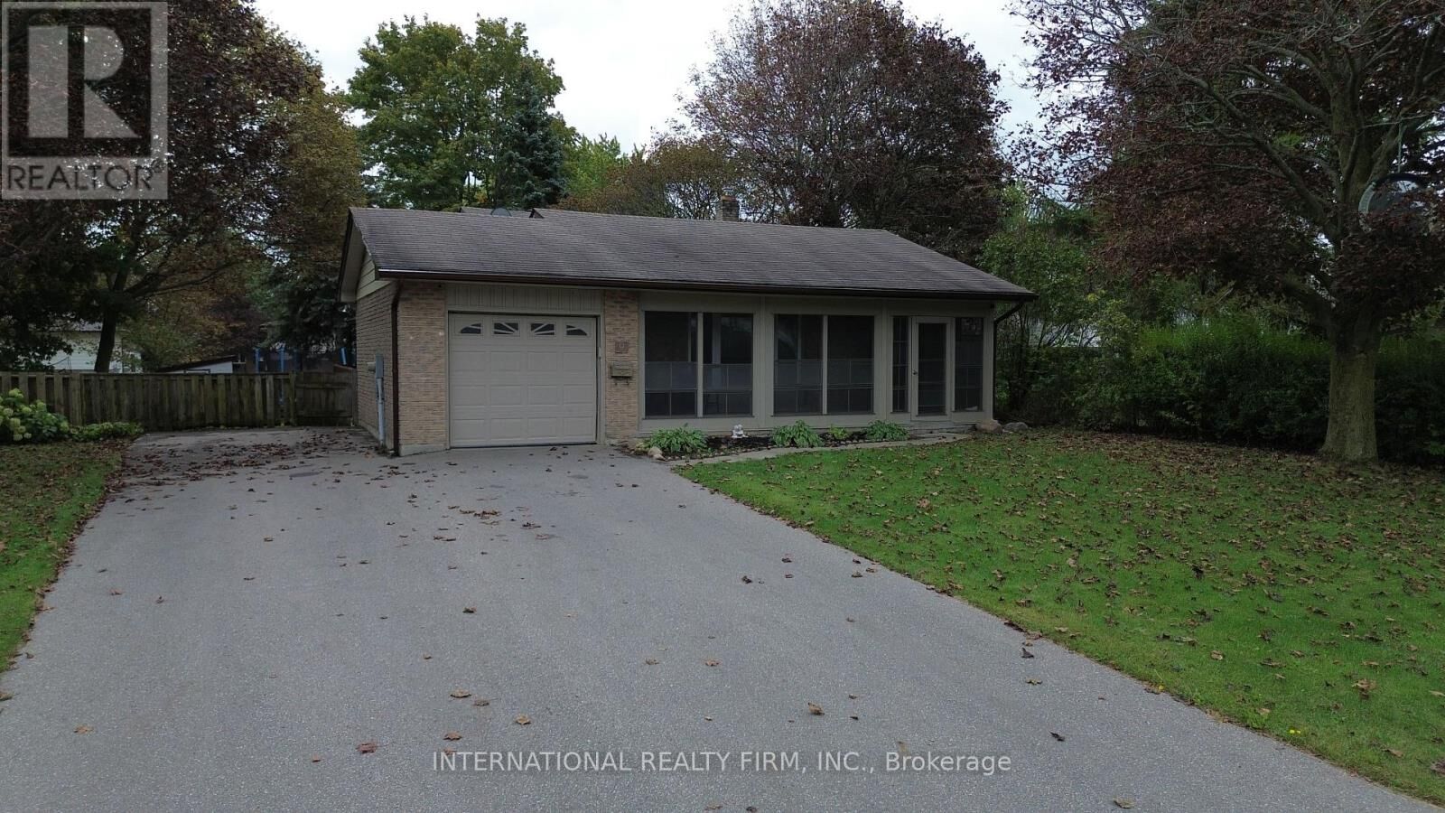 Property Photo: 9 Vaughan Avenue ON L1A 3Y8