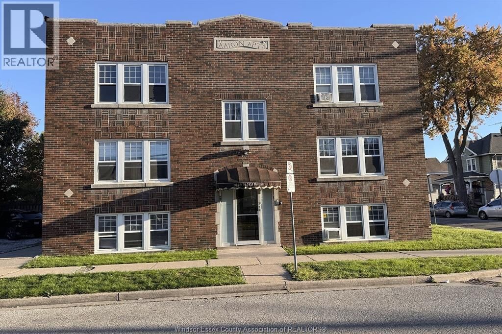 Property Photo: 1009 Niagara 3 ON N9A 3V3