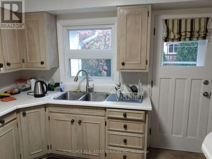 Property Photo: 20 Johnson Street ON K0K 2T0