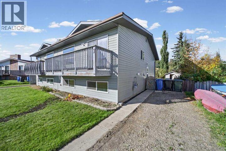 Property Photo:  7 Westhill Place  AB T0M 0W0 