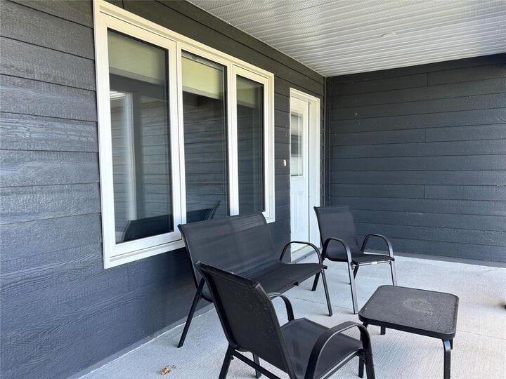 Property Photo:  807 Young Street  MB R0K 1G0 